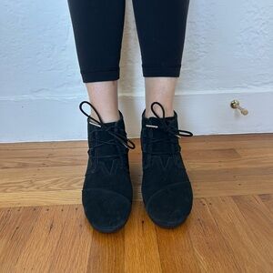 TOMS black wedges
